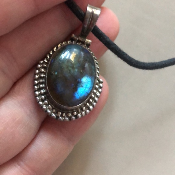 Labradorite set in sterling silver charm on braided cord necklace - Picture 4 of 12